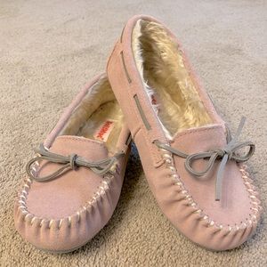 Pink suede ballerina moccasin slippers - Size 7